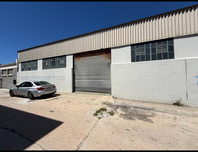 INDUSTRIAL PROPERTY TO RENT IN NORTH END
